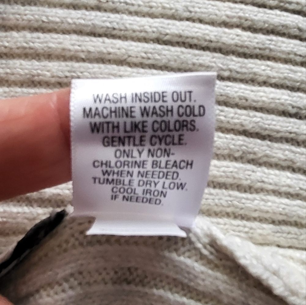 Simply Vera Vera Wang Cream Open-Front Sweater Vest - Picture 10 of 10